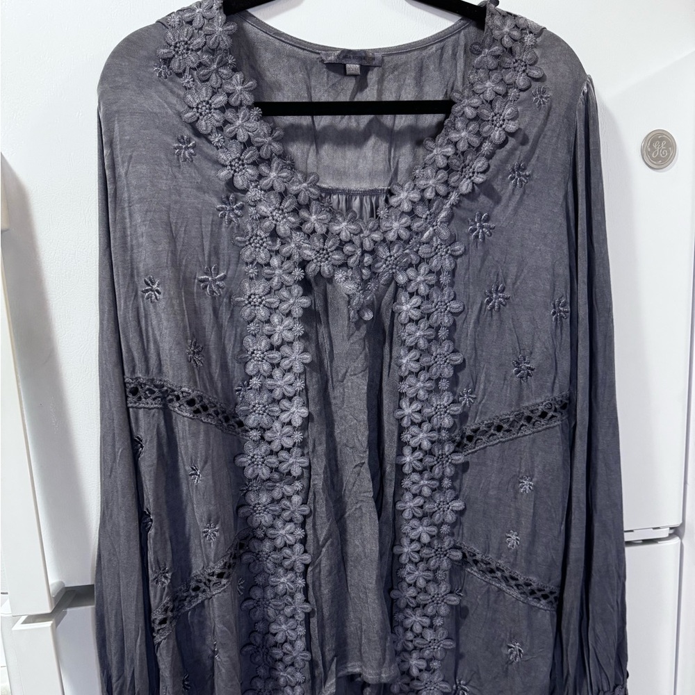 Lisa Robertson‎ Gray Floral Top Style TKT356A Long Sleeve